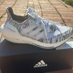 Adidas Ultraboost 21 - women’s size 8. NWT